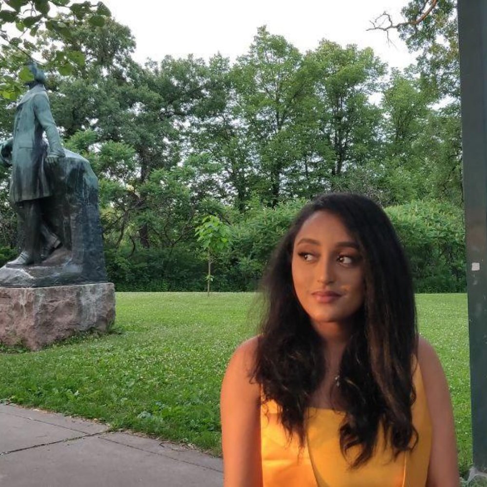 Meet your Posher, Lulit